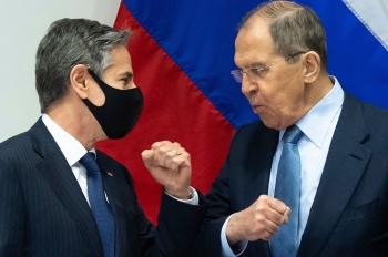 Cuộc đấu khẩu cứng rắn lịch sự giữa hai Bộ trưởng Ngoại giao Mỹ - Nga