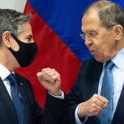 Cuộc đấu khẩu cứng rắn lịch sự giữa hai Bộ trưởng Ngoại giao Mỹ - Nga