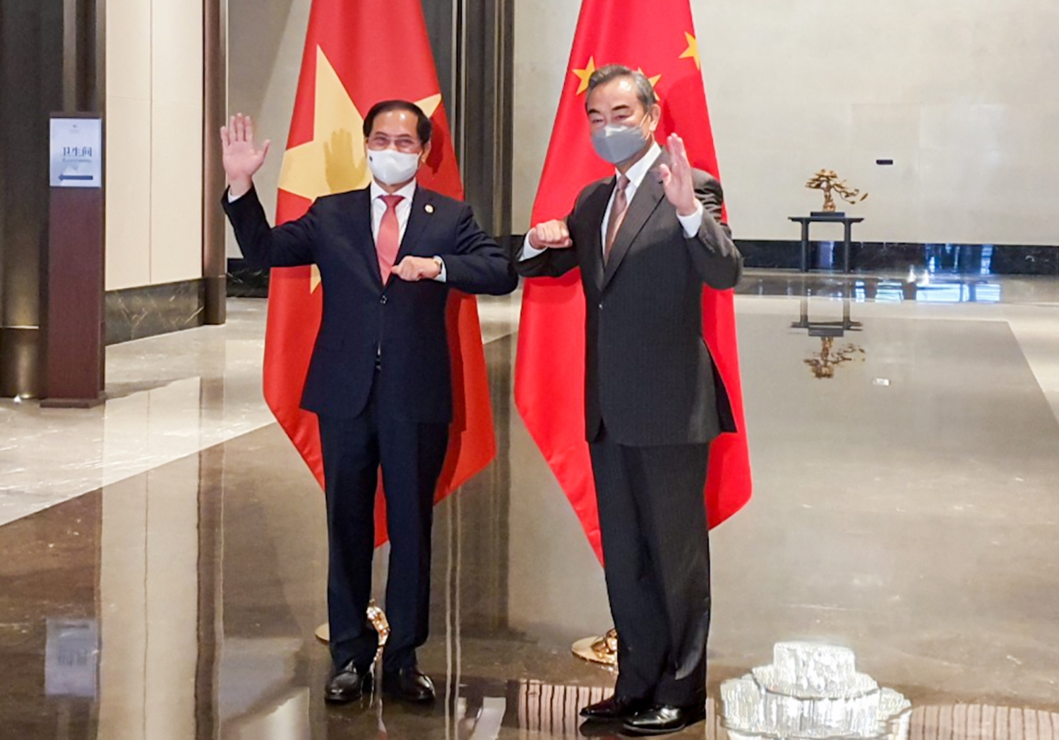 Hội đàm giữa Bộ trưởng Ngoại giao Việt Nam-Trung Quốc về quan hệ song phương và Biển Đông