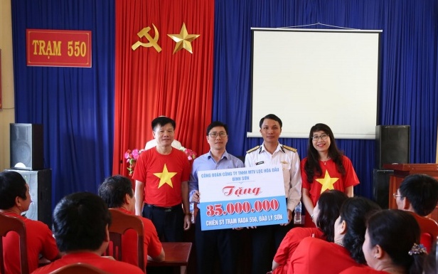 Công đoàn Dầu khí Việt Nam thăm và tặng quà tại huyện đảo Lý Sơn