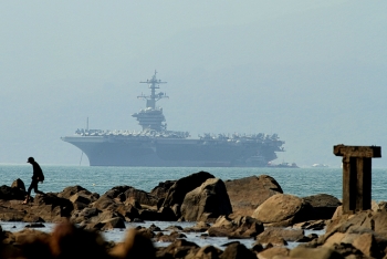 Tàu sân bay USS Carl Vinson rời Đà Nẵng