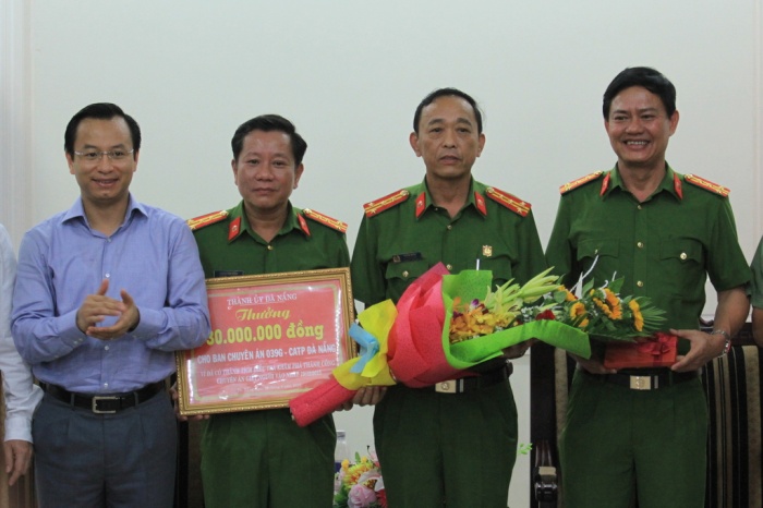 bi thu da nang yeu cau khong de toi pham co dat song