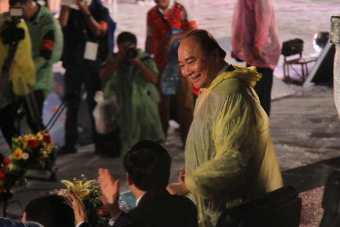 Thủ tướng đội mưa dự lễ khai mạc ABG 5