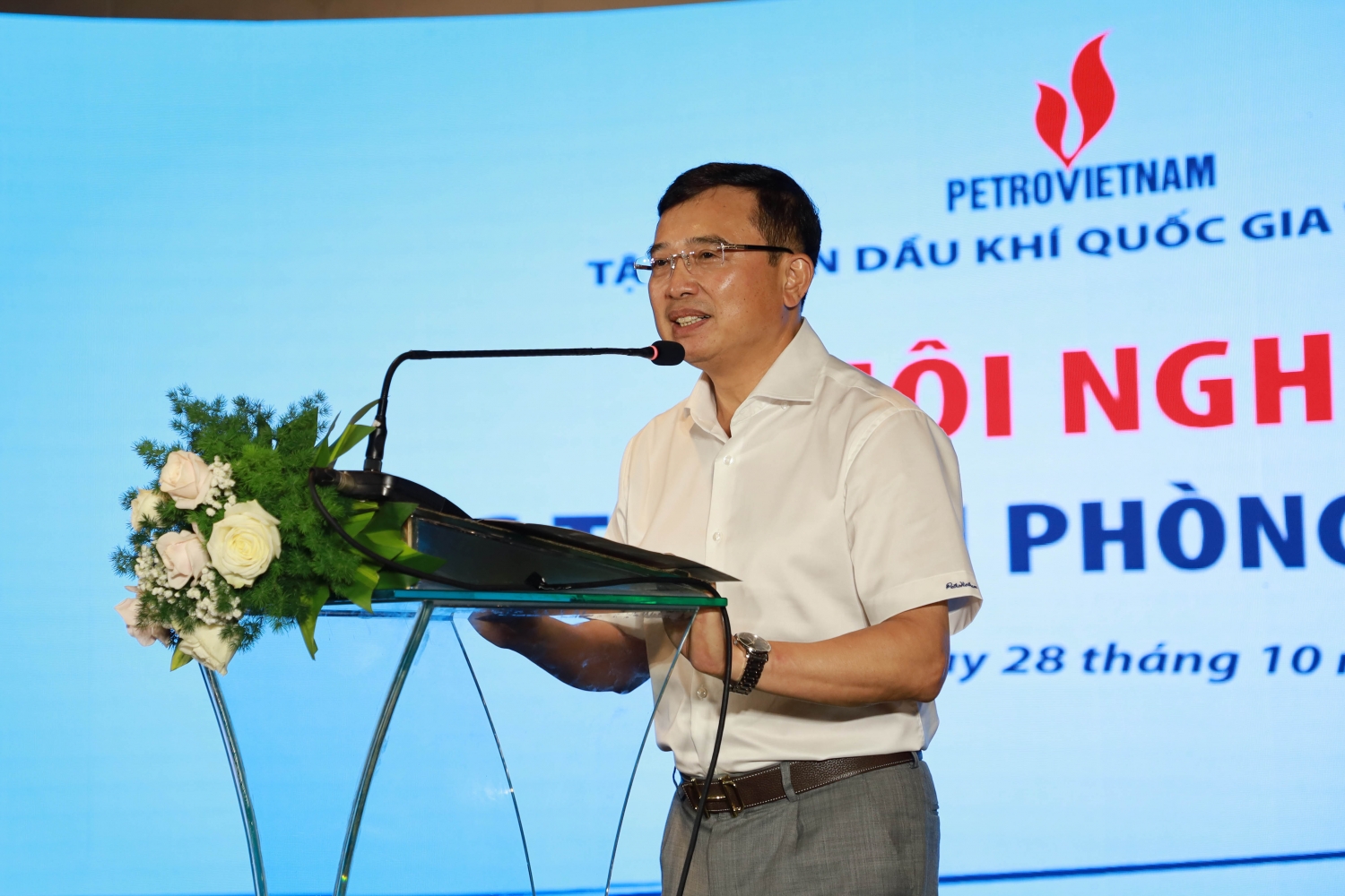 Nâng cao tính chuyên nghiệp của công tác văn phòng trong Petrovietnam