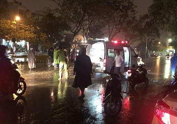 Đà Nẵng: Hai người thương vong vì điện giật trong mưa lớn