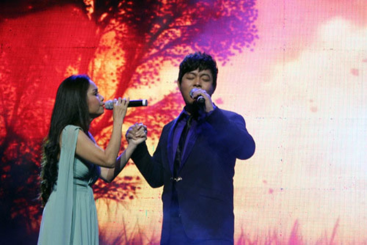 Cẩm Ly song ca với Quang Lê trong liveshow của Quang Lê tổ chức năm 2013