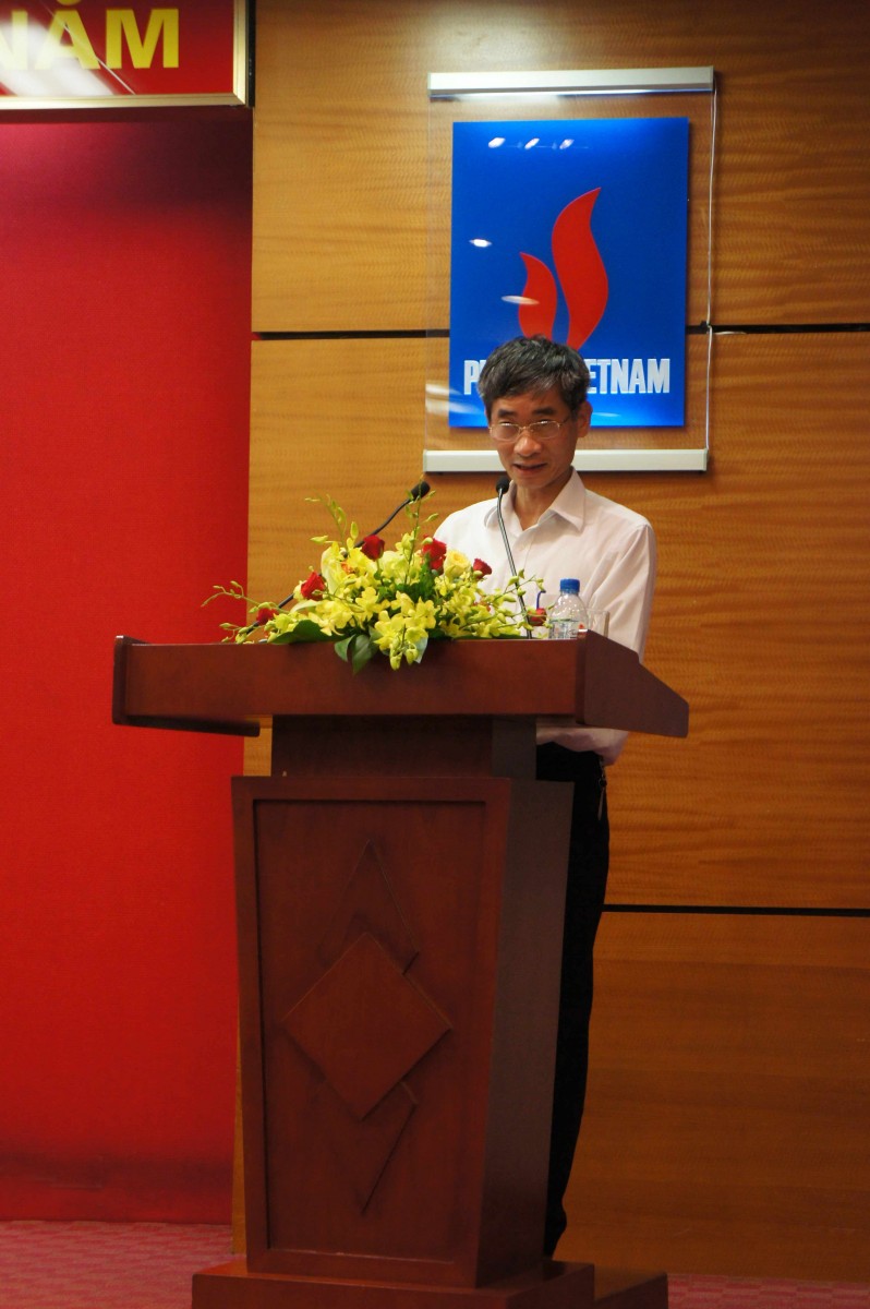 Trưởng ban Tổ chức TLĐ LĐVN Trần Văn Thuật phát biểu tại buổi giao lưu