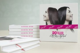 Cặp người mẫu sinh đôi Thúy Hằng - Thúy Hạnh ra mắt sách ảnh