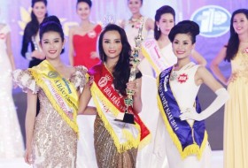 Hoa hậu Việt Nam bị chê... xấu