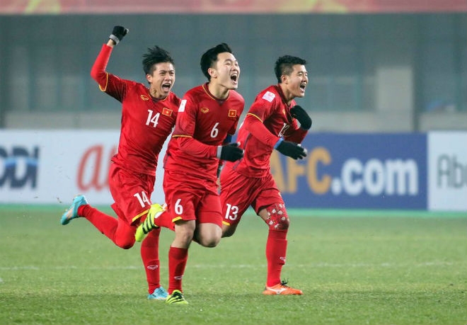 Cha của tiền vệ Lương Xuân Trường: “Tình yêu bóng đá di truyền từ bố sang con”