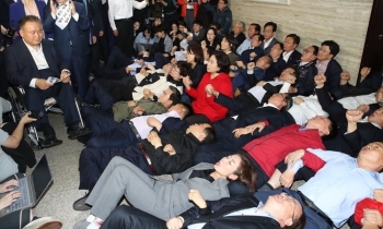 Hàn Quốc truy tố hàng chục nghị sĩ