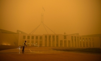 Cháy rừng "hun khói" người Australia