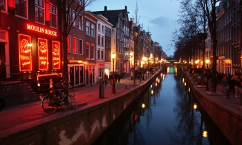 Những người sống ở phố đèn đỏ Amsterdam