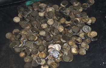 Rao bán kho báu hàng nghìn đồng xu vàng, bạc từ năm 1857