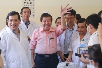 Bệnh nhân corona lớn tuổi nhất Việt Nam xuất viện