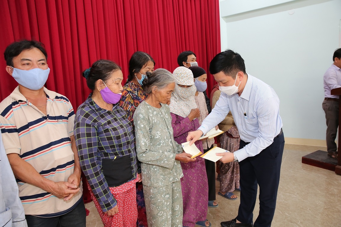 BSR trao quà Tết xuân Tân Sửu 2021 cho nhân dân tỉnh Quảng Ngãi