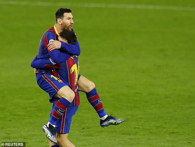 Messi lập công, Barcelona chiếm vị trí thứ hai của Real Madrid - 2