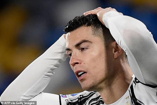 C.Ronaldo bất lực, Juventus gục ngã trước Napoli - 4