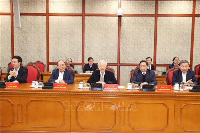 Tổng Bí thư chủ trì phiên họp đầu tiên của Bộ Chính trị khóa XIII - 1
