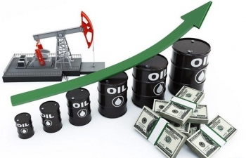 Giá xăng dầu hôm nay 25/2 tăng vọt