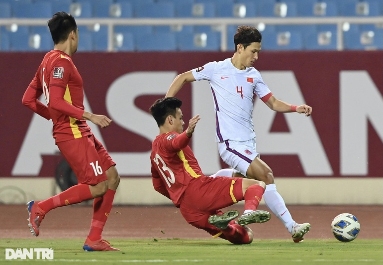 Báo Trung Quốc bất ngờ khuyên đội nhà nhập tịch cầu thủ… Việt Nam - 3