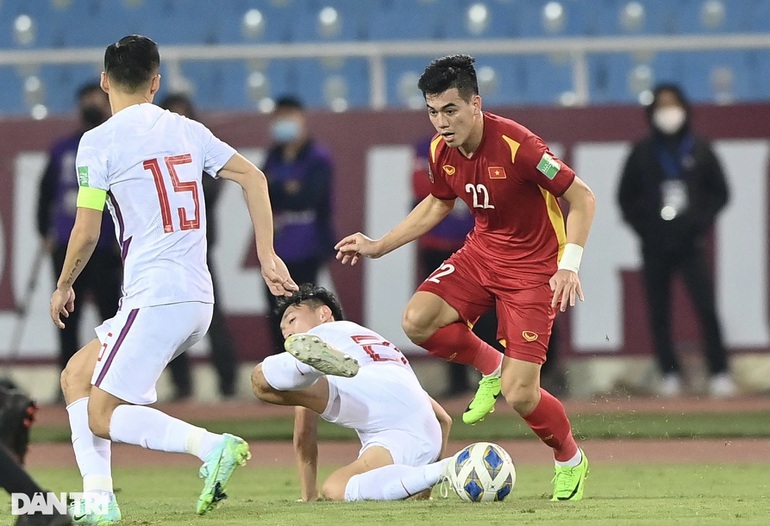 Báo Trung Quốc bất ngờ khuyên đội nhà nhập tịch cầu thủ… Việt Nam - 2