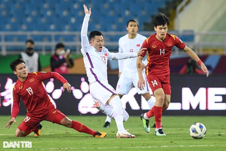 Báo Trung Quốc bất ngờ khuyên đội nhà nhập tịch cầu thủ… Việt Nam - 1