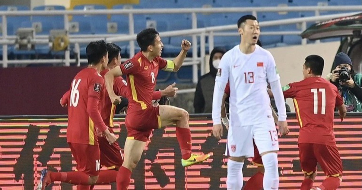 Thua tuyển Việt Nam, cầu thủ Trung Quốc bị giảm lương thậm tệ