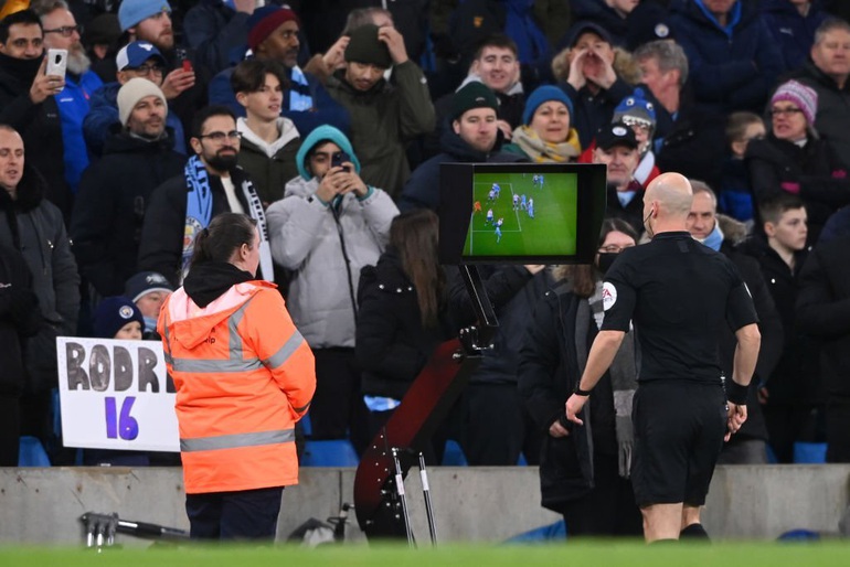 Tottenham quật ngã Man City tại Etihad ở phút bù giờ - 4