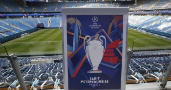 UEFA tước quyền đăng cai trận chung kết Champions League của Nga