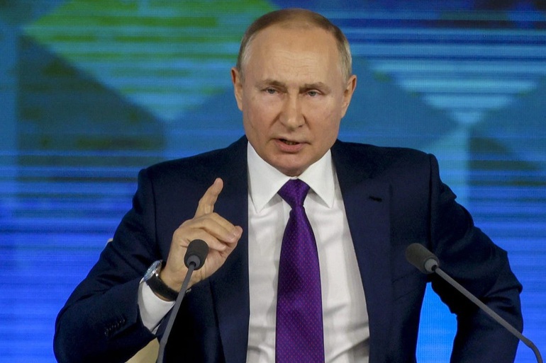 Tổng thống Putin lên tiếng sau 3 ngày chiến sự căng thẳng tại Ukraine - 1