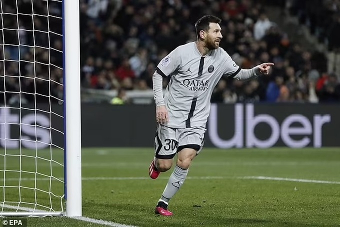 Mbappe hai lần đá hỏng phạt đền, PSG chiến thắng nhờ Messi - 4