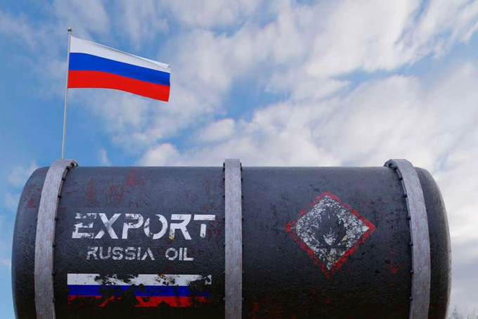 Xăng dầu của Nga chính thức bị áp giá trần - 1