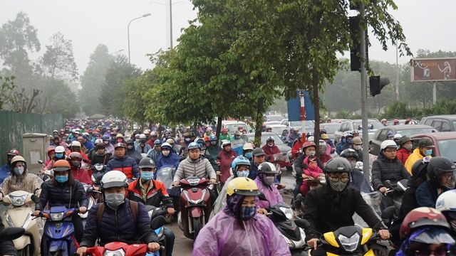 Giám đốc Sở GTVT Hà Nội: “Không đùng một cái cấm tất cả xe máy ngay”
