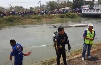 Xe chở công nhân Việt lao xuống kênh ở Thái Lan, 10 người thiệt mạng
