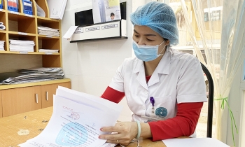 Bức thư con gái bác sĩ động viên mẹ chống dịch