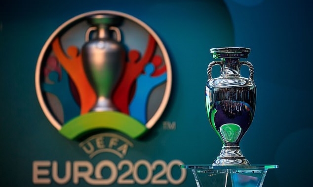 UEFA hoãn vòng chung kết Euro sang hè 2021