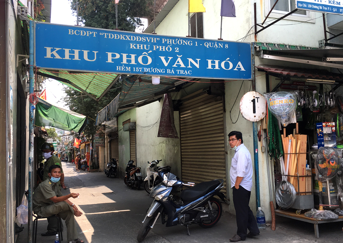 Khu dân cư ở Sài Gòn bị phong tỏa