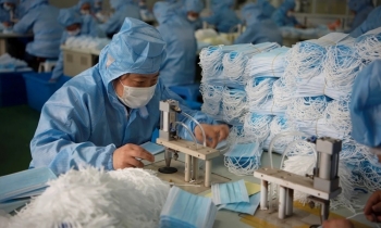 Sản xuất khẩu trang - "cỗ máy in tiền" ở Trung Quốc