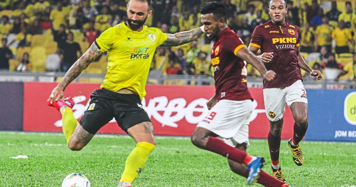 Malaysia nhập tịch thêm cầu thủ Brazil, chờ đấu đội tuyển Việt Nam