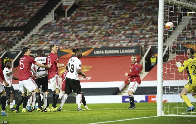 Man Utd ôm nỗi đau phút cuối trước AC Milan - 4
