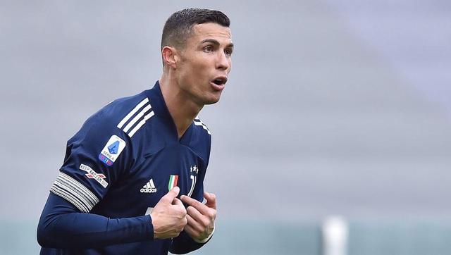 Sếp lớn Juventus: Không ai có thể động tới C.Ronaldo - 1
