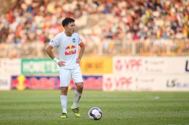 HA Gia Lai 3-0 TPHCM: Lee Nguyễn mờ nhạt, Công Phượng tiếp tục rực rỡ - 15