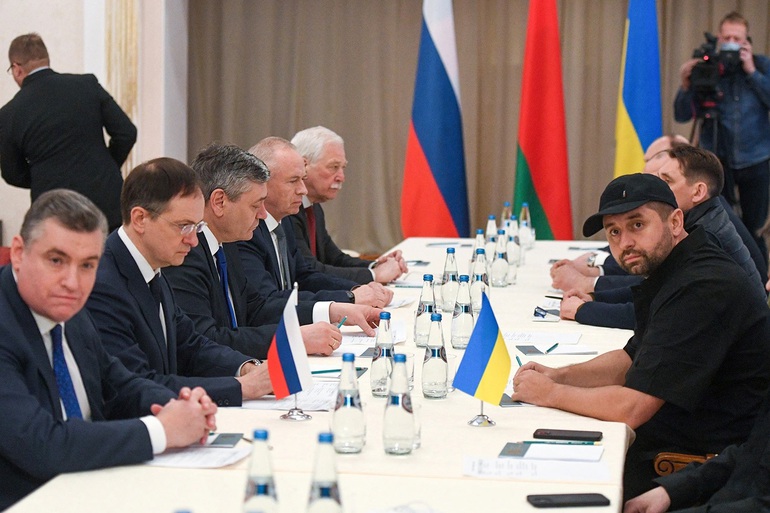 Ukraine đàm phán lần hai với Nga, tuyên bố không chấp nhận tối hậu thư - 1