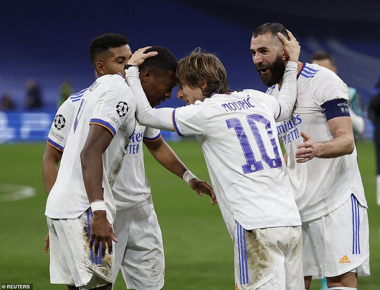 Ngược dòng hạ PSG, Real Madrid tiến vào tứ kết Champions League - 11