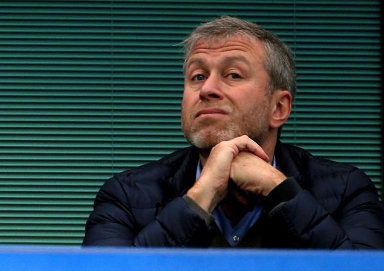 Chelsea bị khóa tài khoản ngân hàng, tỷ phú Abramovich có động thái bất ngờ - 2