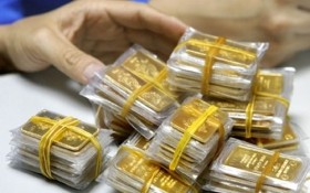 Giá vàng SJC giảm gần 300.000 đồng/lượng