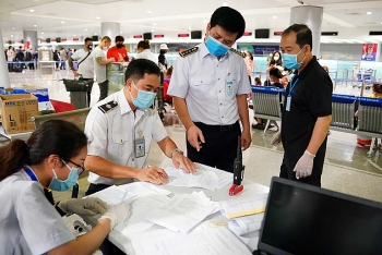 Rà soát, khẩn trương có kế hoạch đón công dân Việt Nam đang bị kẹt ở sân bay các nước