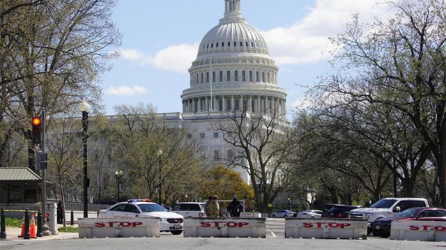 Tấn công tại trụ sở quốc hội Mỹ, 1 cảnh sát thiệt mạng - 1