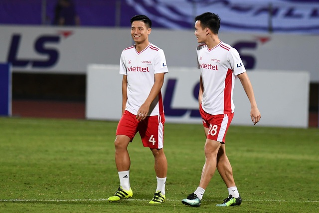 CLB Hà Nội 0-1 CLB Viettel: Trọng Hoàng ghi bàn, Quang Hải kém duyên - 24